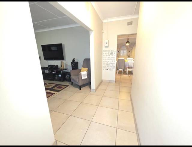 4 BEDROOM HOUSE FOR SALE IN ROTHDENE